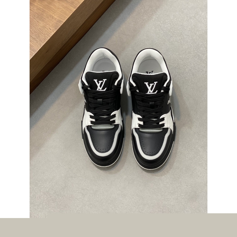 l**is V*t*n sneakers